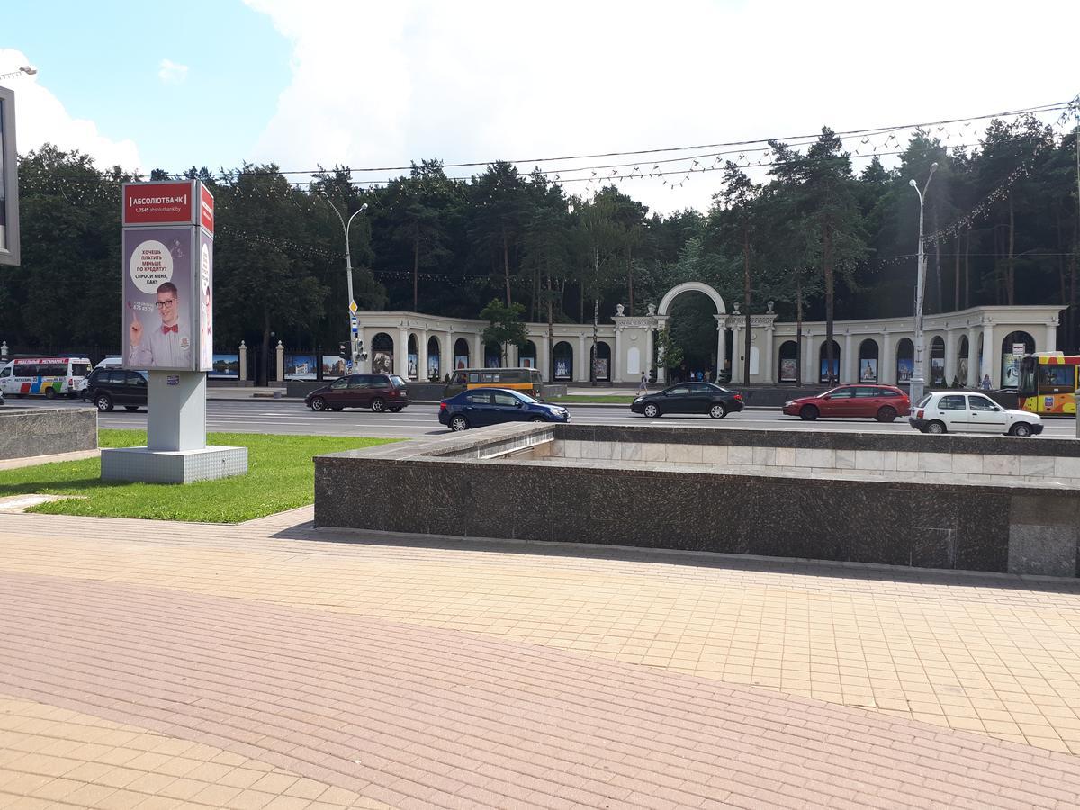 Apartment Dom Kino Minsk Bagian luar foto
