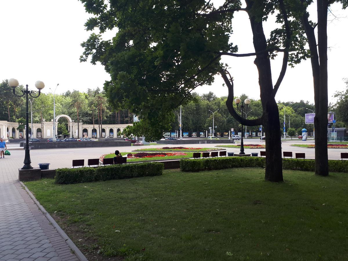 Apartment Dom Kino Minsk Bagian luar foto
