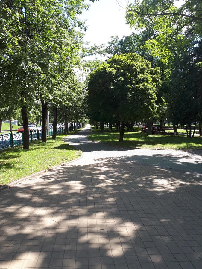 Apartment Dom Kino Minsk Bagian luar foto