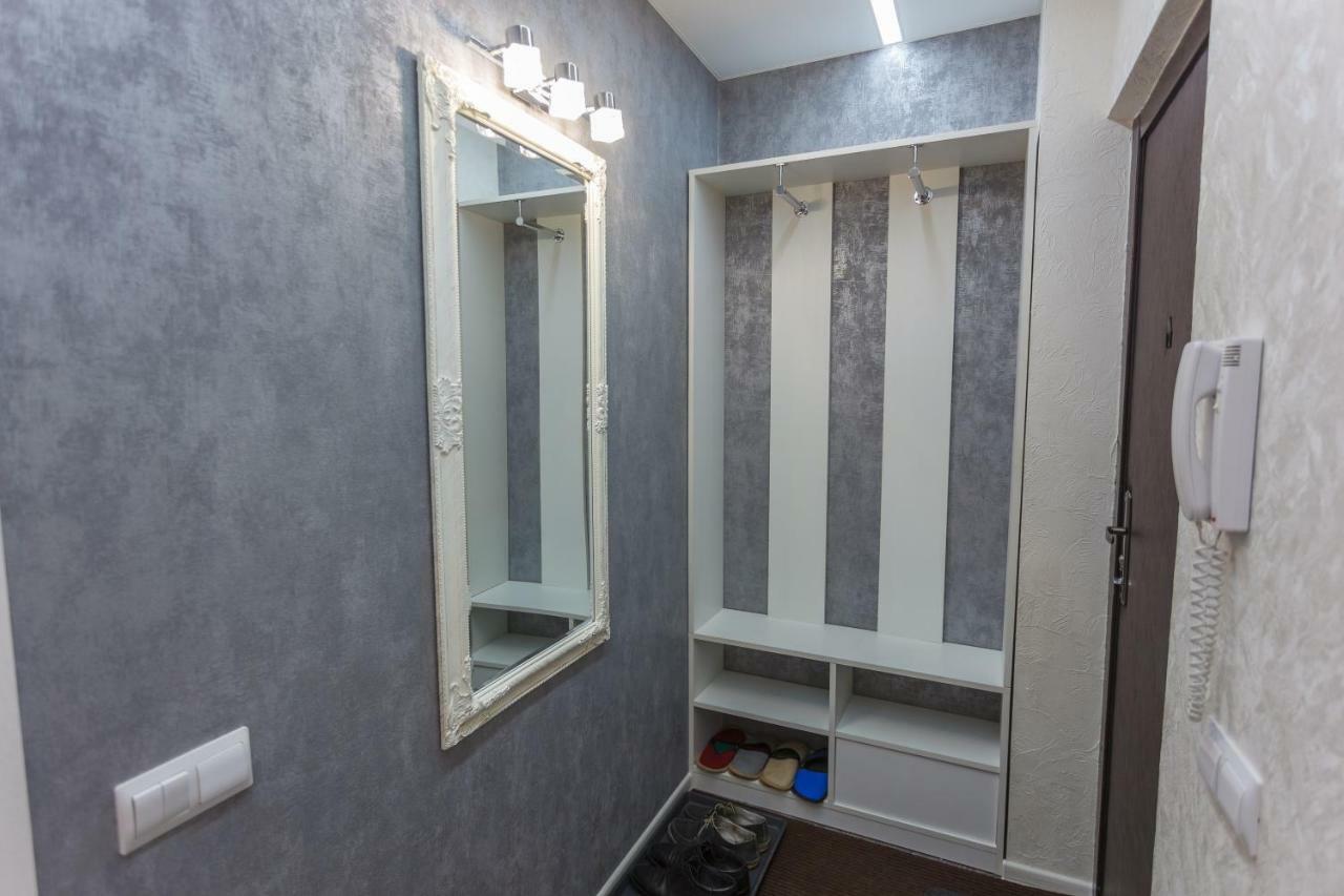 Apartment Dom Kino Minsk Bagian luar foto