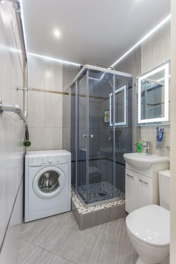 Apartment Dom Kino Minsk Bagian luar foto