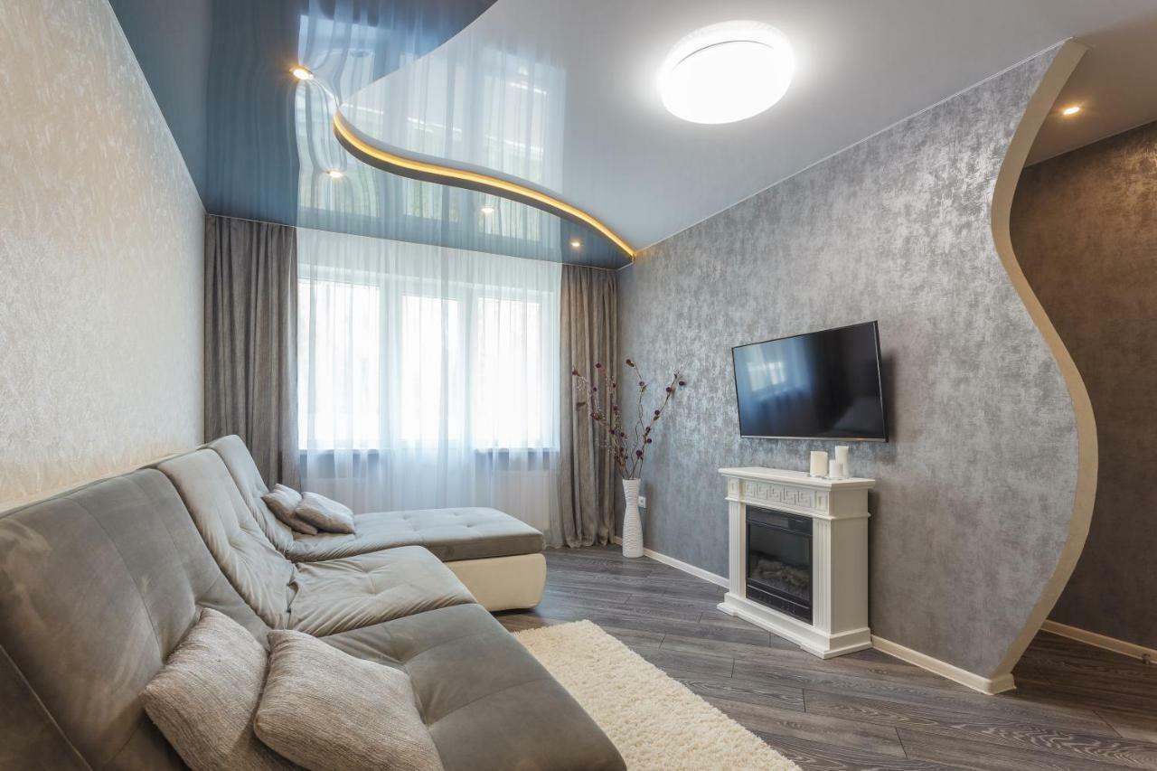 Apartment Dom Kino Minsk Bagian luar foto